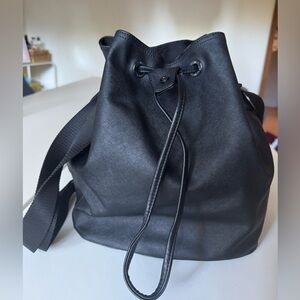 Lululemon Black Drawstring Bucket shoulder crossbody adjustable Bag